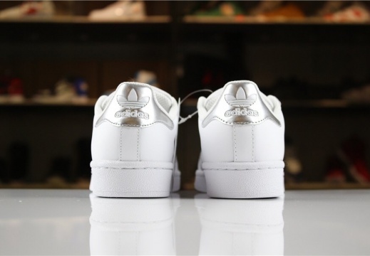 Adidas 三叶草 贝壳头板鞋 (22)