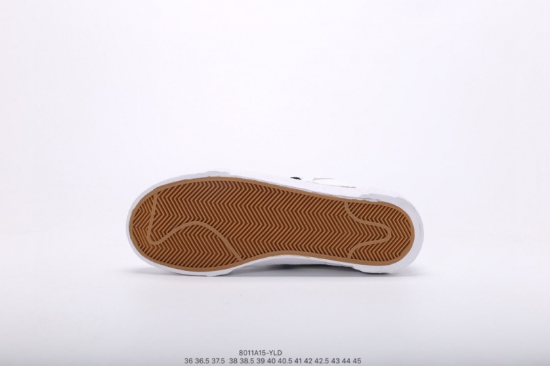 开拓者 日式解构美学SACAI联名 x Nike Blazer重叠  (40).jpg