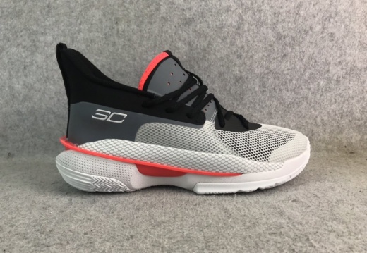 Under Armour Curry 7 安德玛UA男鞋 库里7代 (38) (1124 visits) Under Armour Curry 7 安德玛UA男鞋 库里7代 (38)