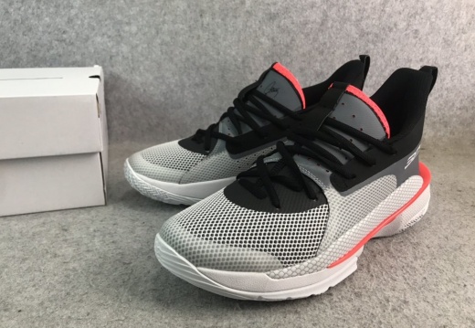 Under Armour Curry 7 安德玛UA男鞋 库里7代 (44) (1214 visits) Under Armour Curry 7 安德玛UA男鞋 库里7代 (44)