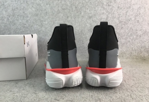Under Armour Curry 7 安德玛UA男鞋 库里7代 (45) (1247 visits) Under Armour Curry 7 安德玛UA男鞋 库里7代 (45)