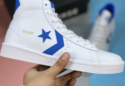 Converse Pro Leather 星箭牛皮 匡威2019新款 经典回归 质感升级‼️ 此次登场的进阶版Pro Leather 拥有流畅的鞋型 高质感皮革鞋面 鞋身立体呈现 简约鞋身 搭配复古大底 时尚穿搭 简约而不简单