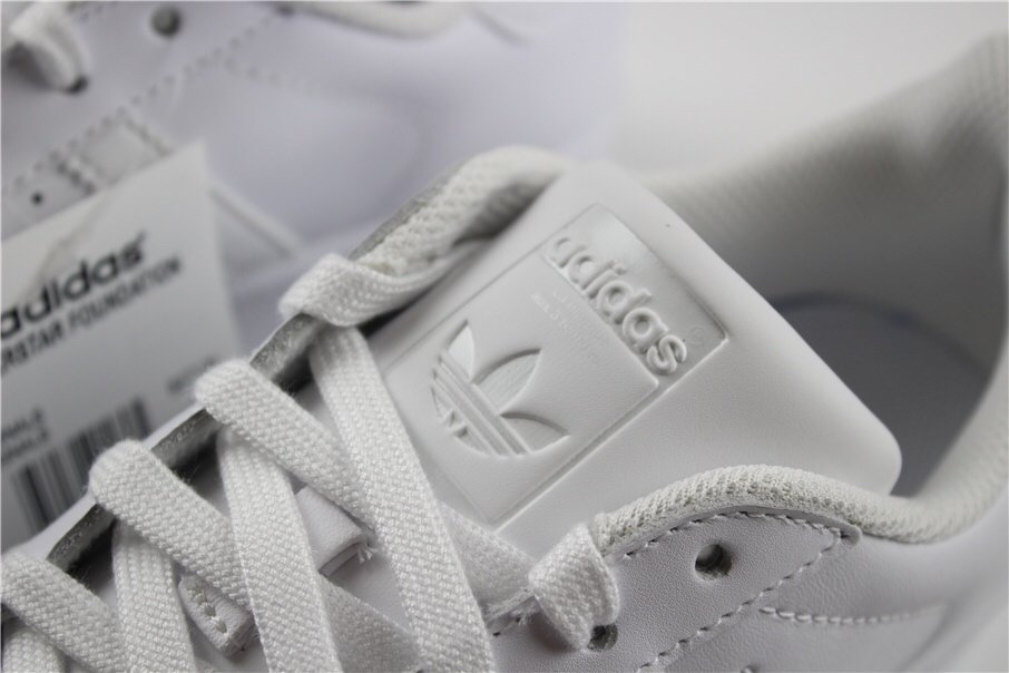Adidas 三叶草 贝壳头板鞋 (43)