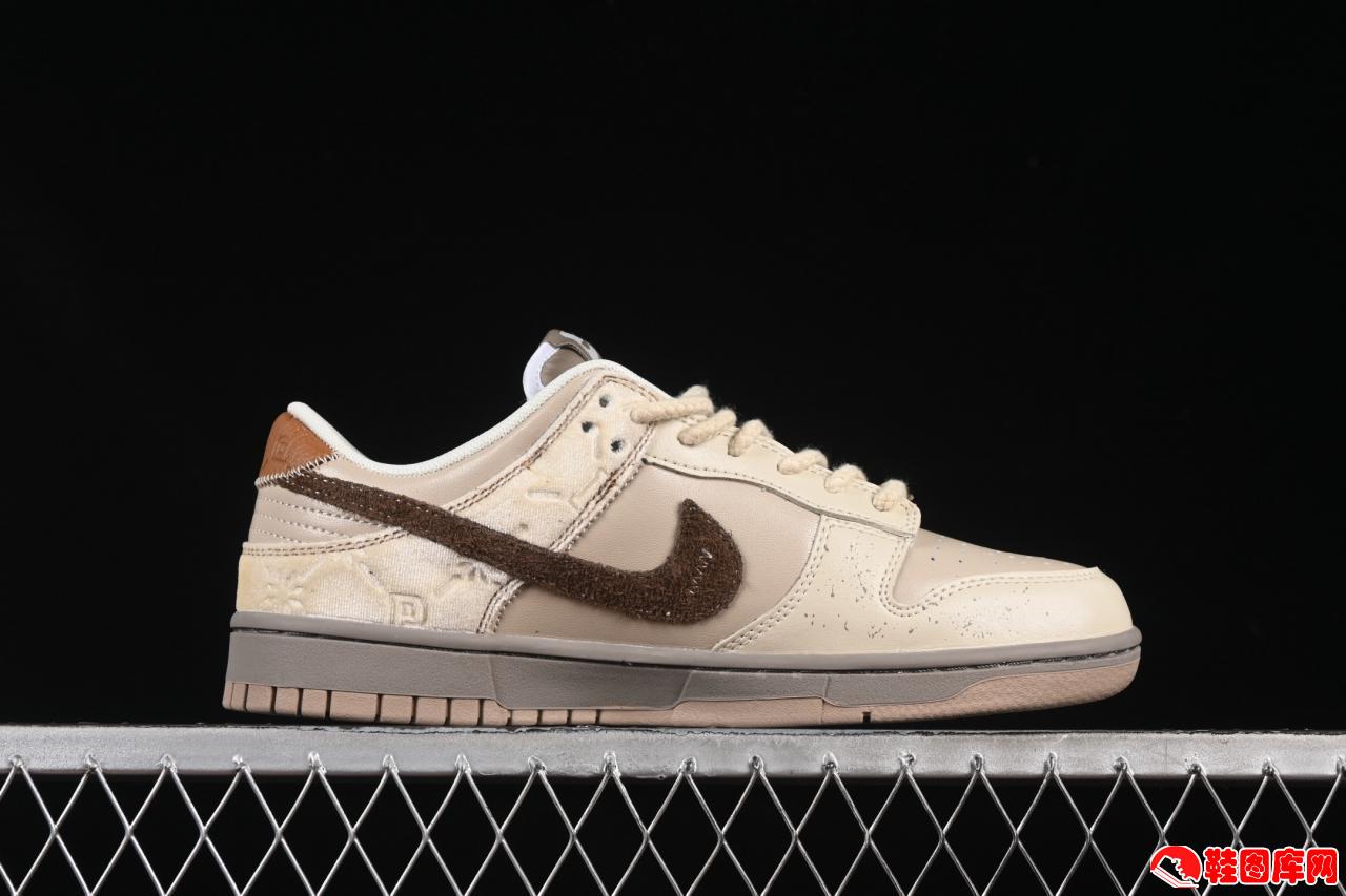 Nike Dunk Low 熊猫恶作剧冬梦奇缘：星际圣诞主题双气垫限量板鞋