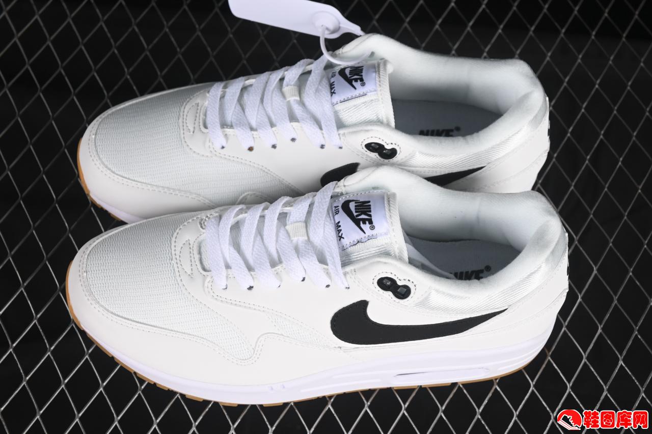 Nike Air Max 1 FN0697-100：半掌气垫复古跑鞋与环保科技深度解析