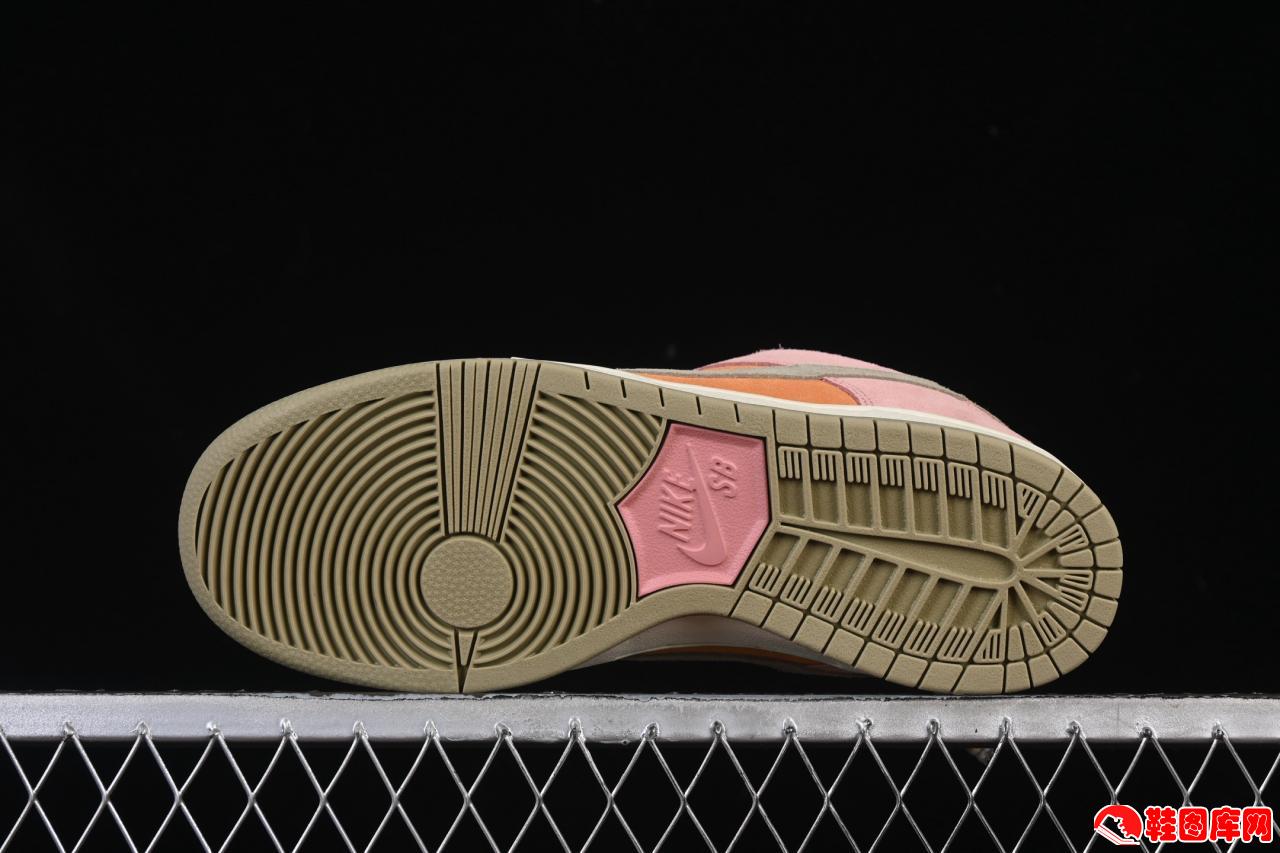 Nike SB Dunk Low 