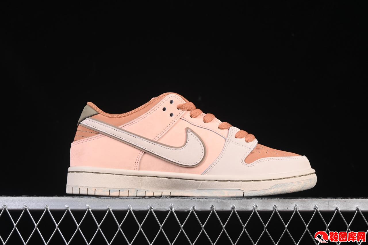 Nike SB Dunk Low特罗卡德罗花园板鞋：低帮复古设计与街头风格的完美融合