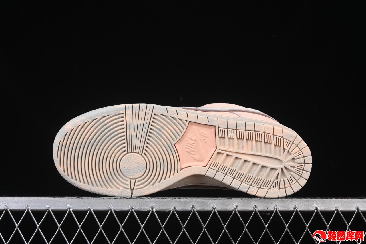 Nike SB Dunk Low特罗卡德罗花园板鞋：低帮复古设计与街头风格的完美融合