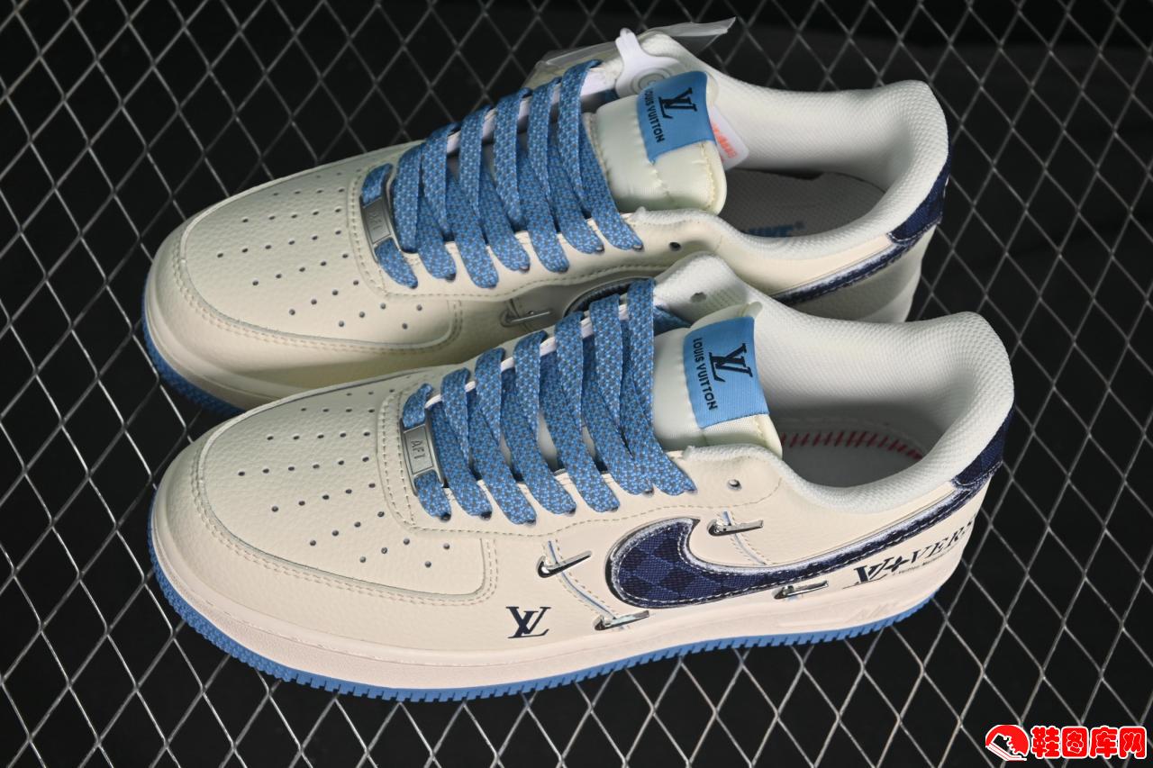 Nike Air Force 1'07 Low LV8联名款成为2025年现象级单品