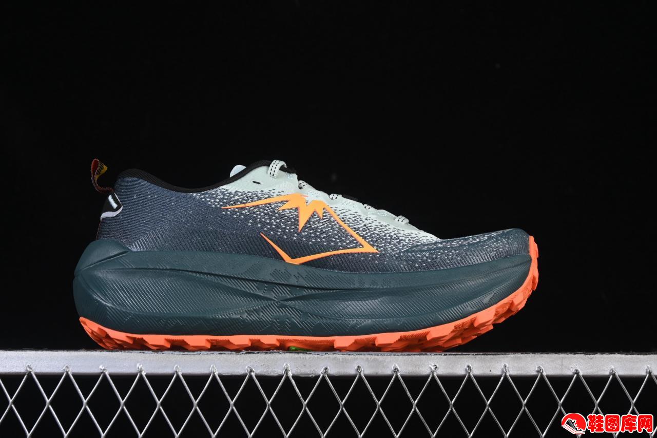 Asics Trabuco Max 4 亚瑟士专业跑鞋：全方位缓震科技与透气设计，重塑户外跑步新体验