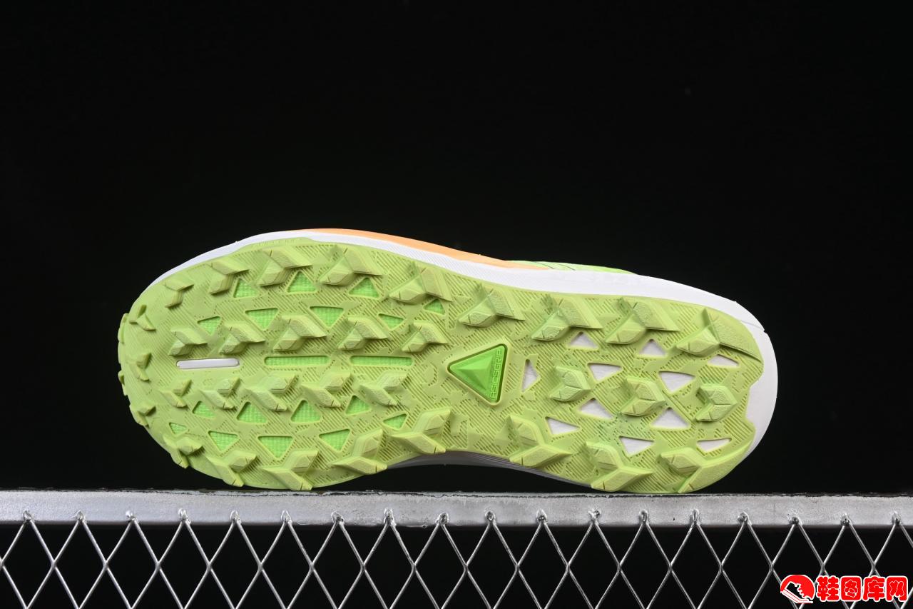 Asics Gel-Trabuco 13 亚瑟士复古缓震跑步鞋：360°环绕GEL科技