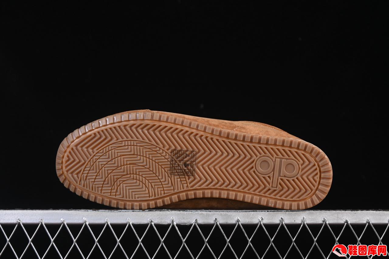 Alo Yoga Sunset Sneaker 德训生活休闲鞋：都市休闲与运动美学的完美融合