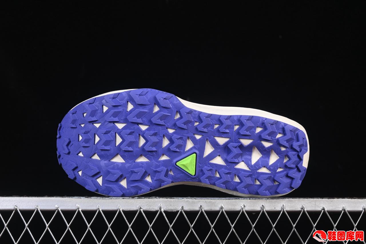 Asics Trabuco Max 4 亚瑟士专业跑鞋：FF BLAST™ PLUS缓震科技与透气设计