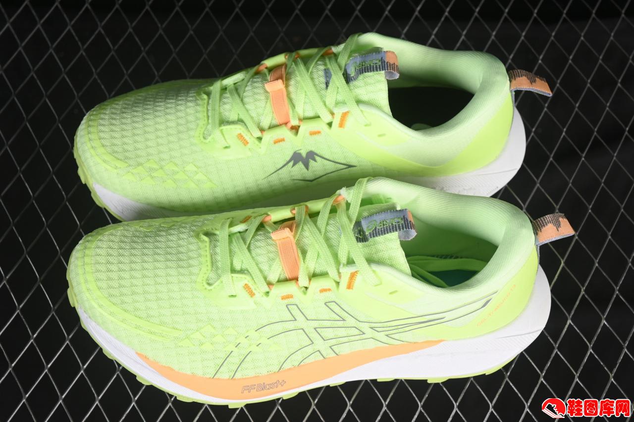 Asics Gel-Trabuco 13 亚瑟士复古缓震跑步鞋：360°环绕GEL科技