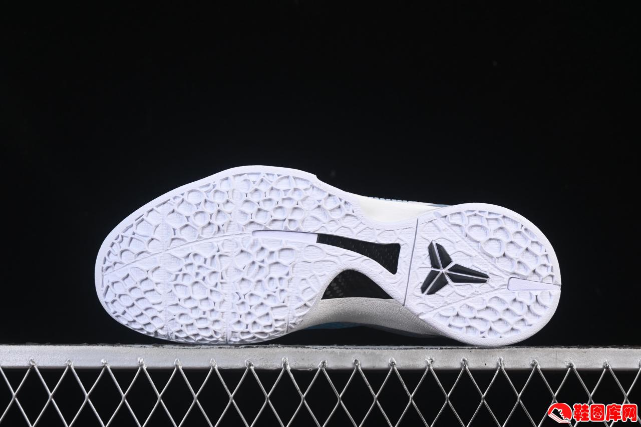 Nike Kobe VI Protro 6 科比6代复刻篮球鞋：Zoom Turbo缓震与蛇鳞珠光设计