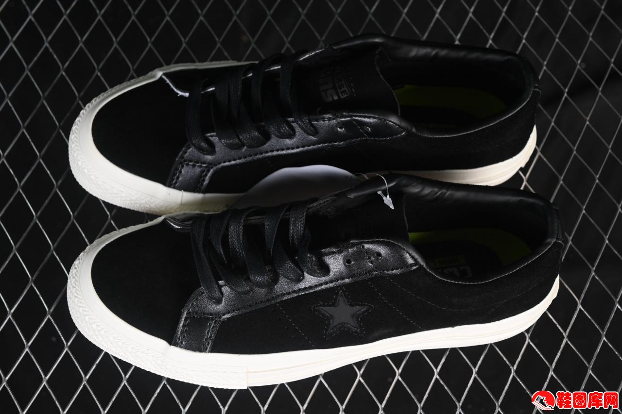 Converse One Star 匡威翻毛皮黑色低帮休闲板鞋：经典星标设计与柔软麂皮质感