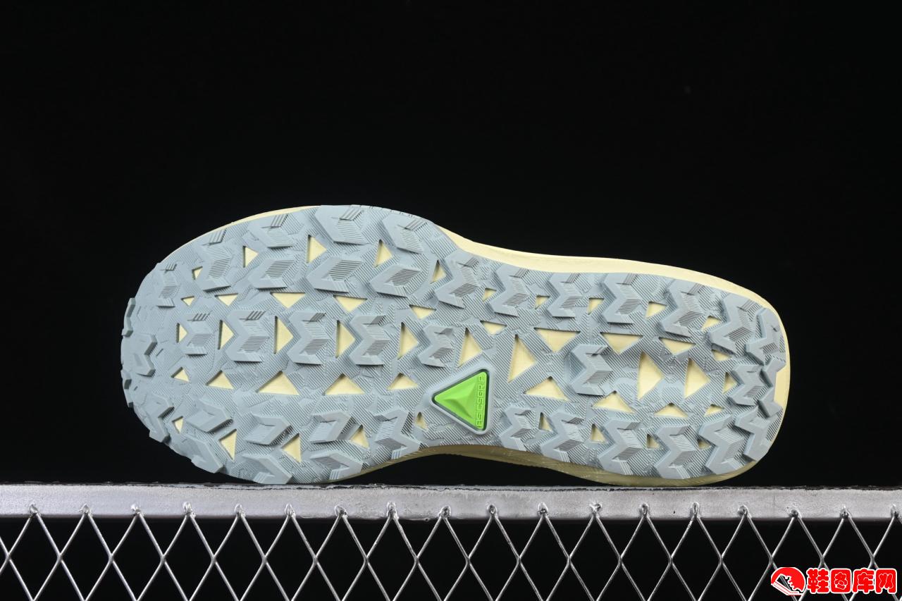 Asics Trabuco Max 4 亚瑟士专业跑鞋：FF BLAST™ PLUS缓震科技，户外越野