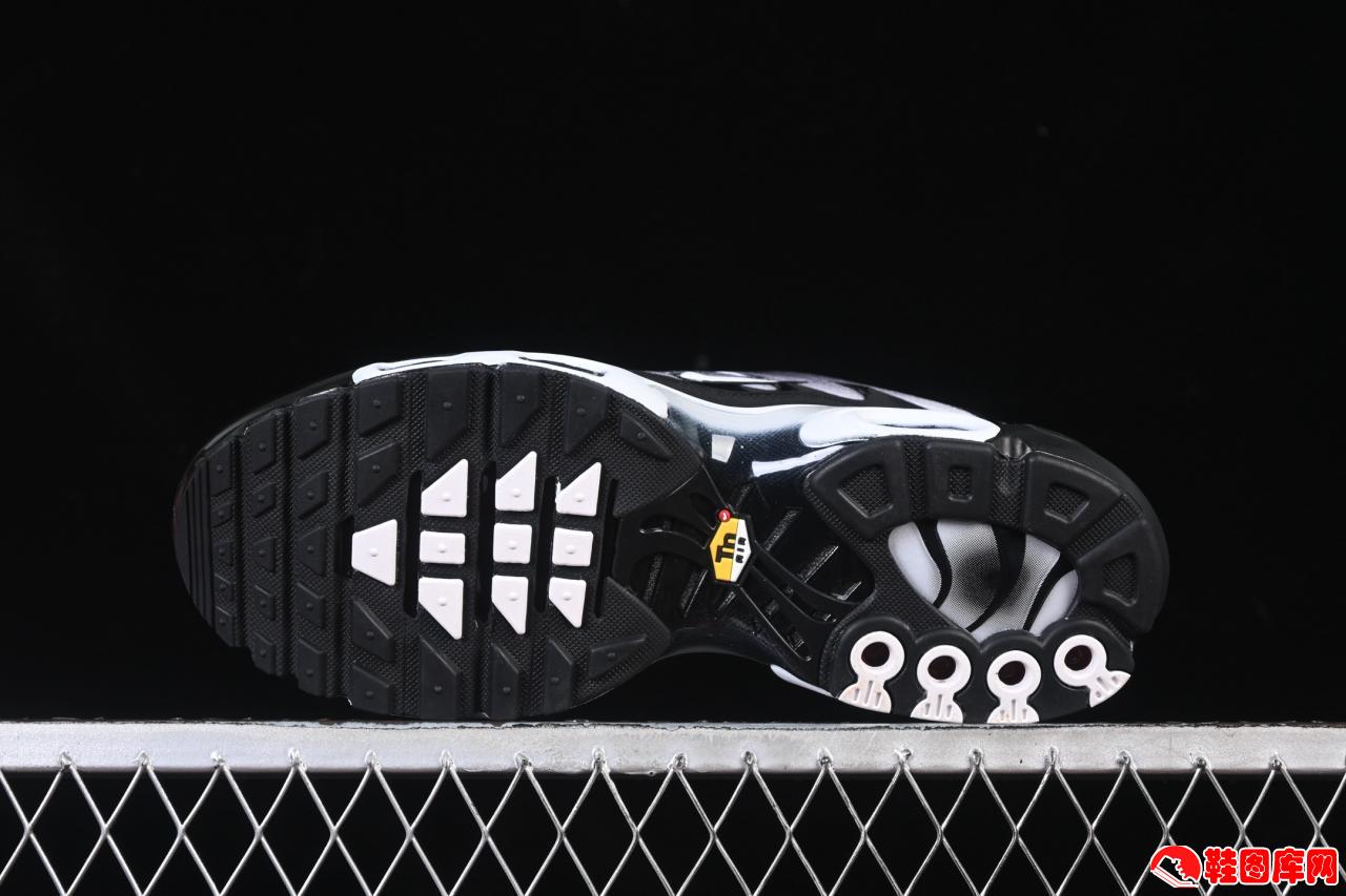 Nike Air Max Plus DM0032-003 Max版复古气垫跑鞋 ZP级用料撞色设计缓震舒适男女同款