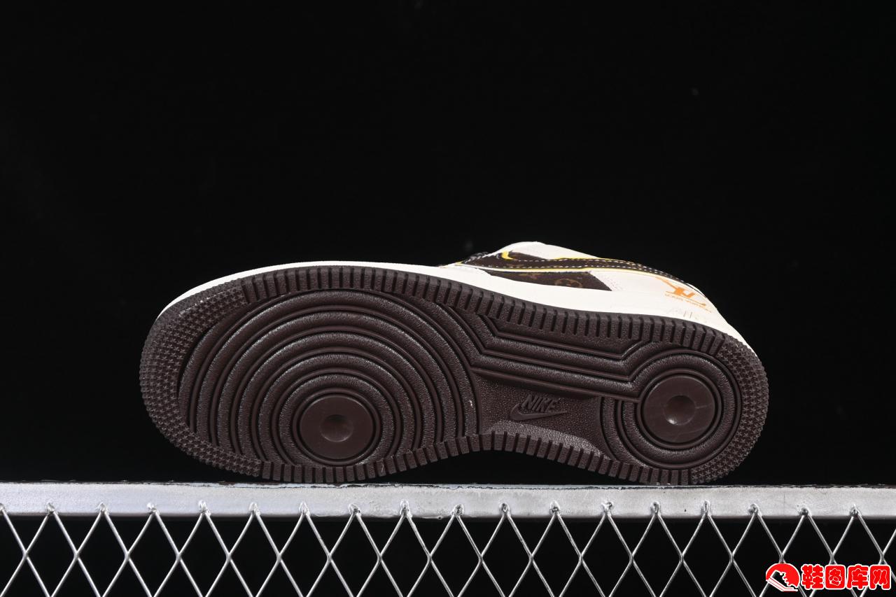 Nike Air Force 1'07 Low LV联名款米棕拼接空军一号低帮休闲鞋DD1982-302正品保障