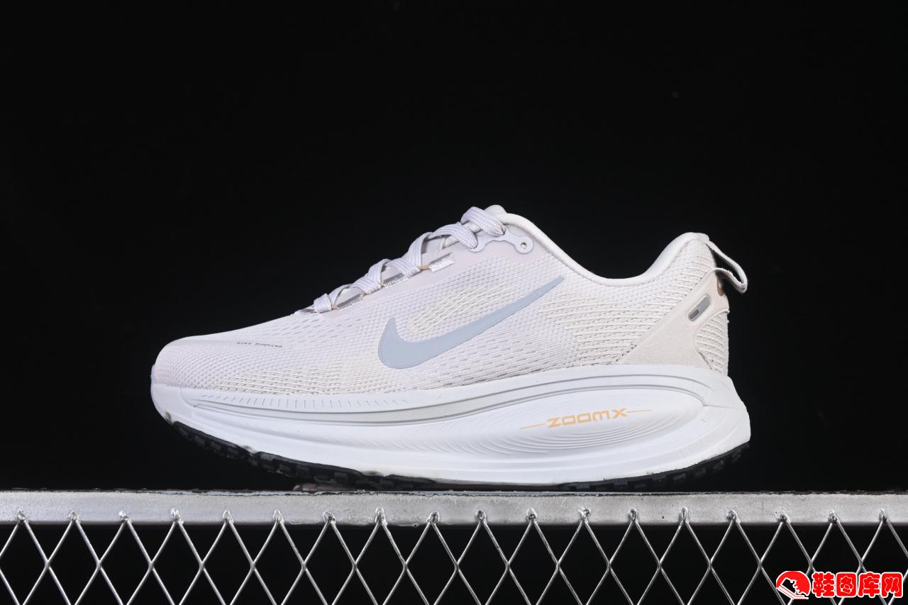 Nike Air Zoom Vomero 18登月18缓震休闲跑鞋HM6803-009高回弹舒适透气男女同款