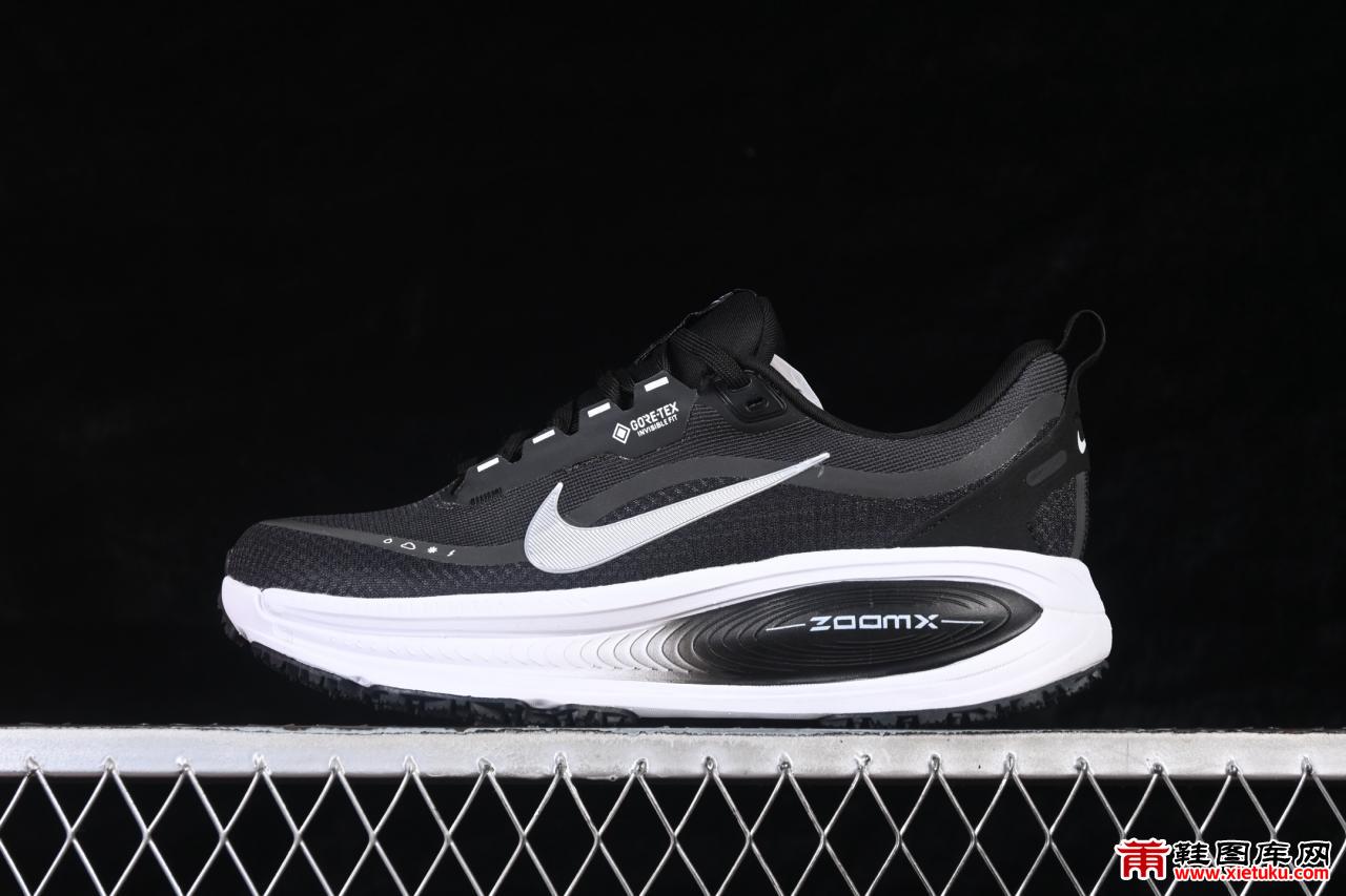 全天候跑鞋新标杆：Nike Air Zoom Vomero 18 GTX 深度评测，揭秘其防水缓震科技