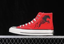 马年特别限定：Converse Chuck 70s经典帆布鞋的生肖涂鸦美学与日常穿搭指南